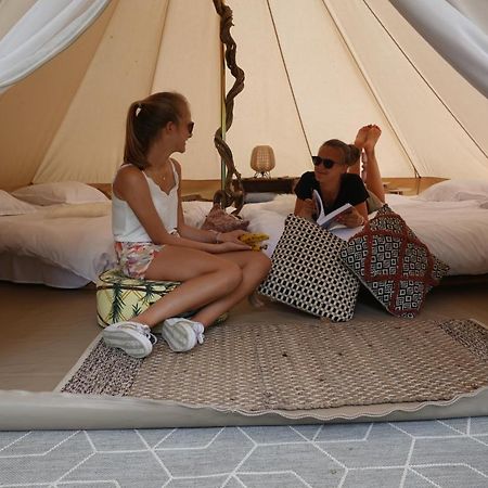 Glamping Du Moulin Hotel Bastogne Ngoại thất bức ảnh